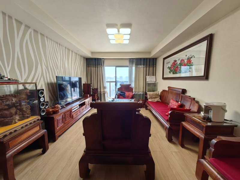 4室2廳2陽(yáng)臺(tái) 俊發(fā)城金盞苑客廳