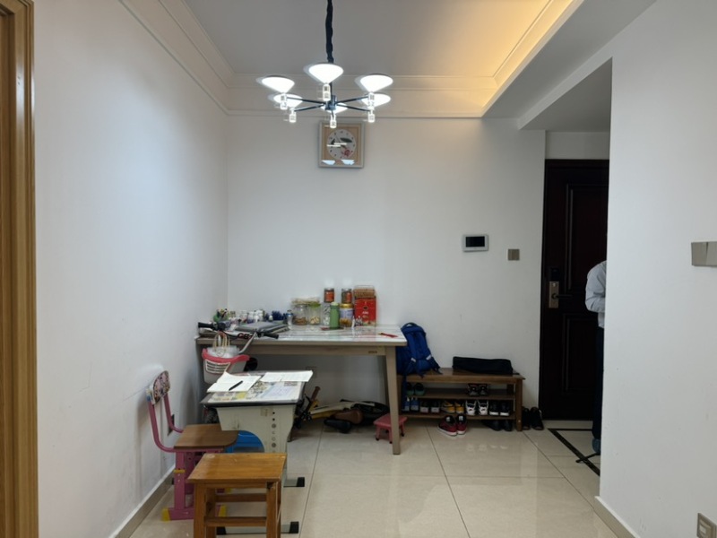 3室2廳1陽(yáng)臺(tái) 金地九樾餐廳