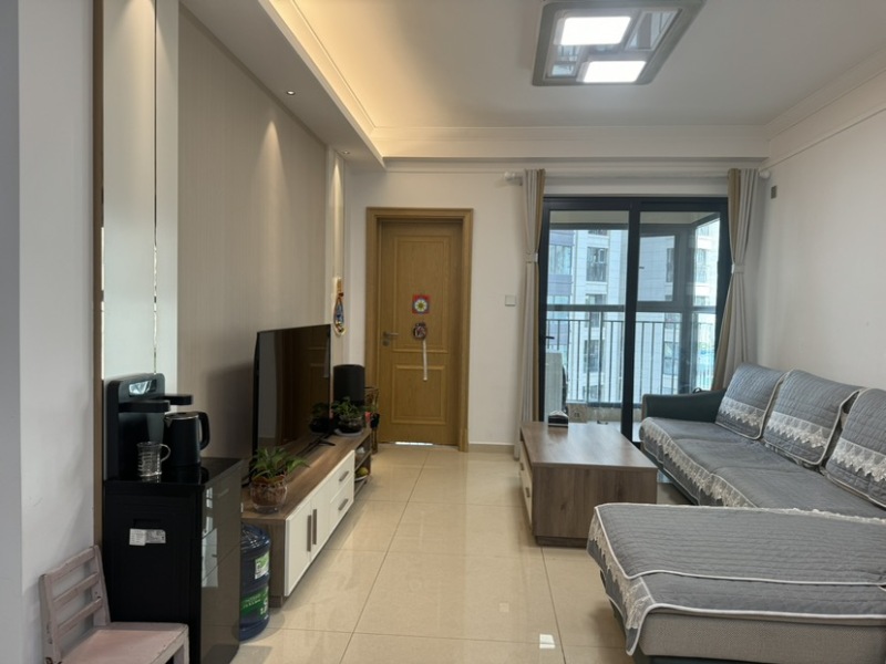 3室2廳1陽(yáng)臺(tái) 金地九樾客廳