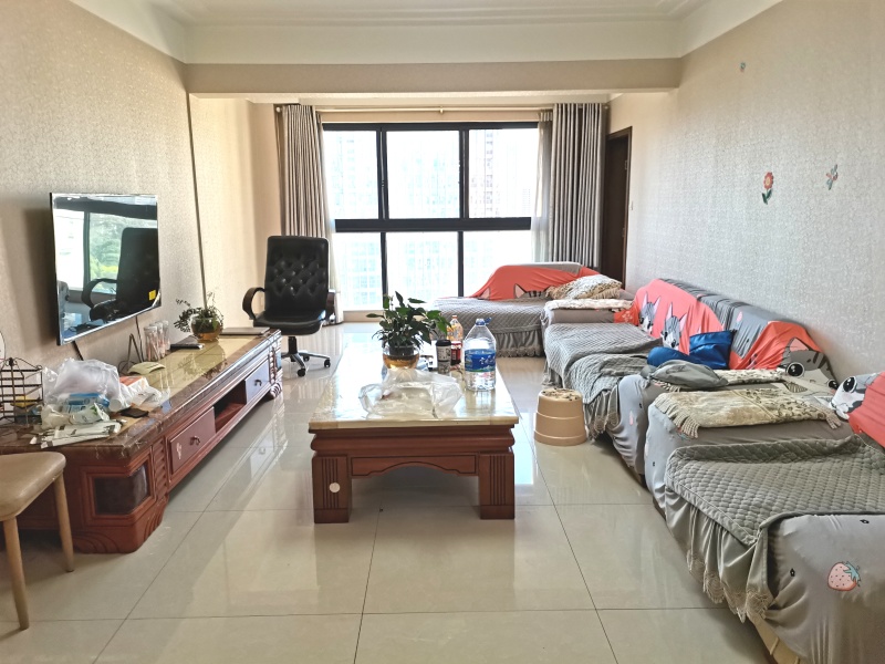 3室1廳1陽(yáng)臺(tái) 濱江俊園一期客廳