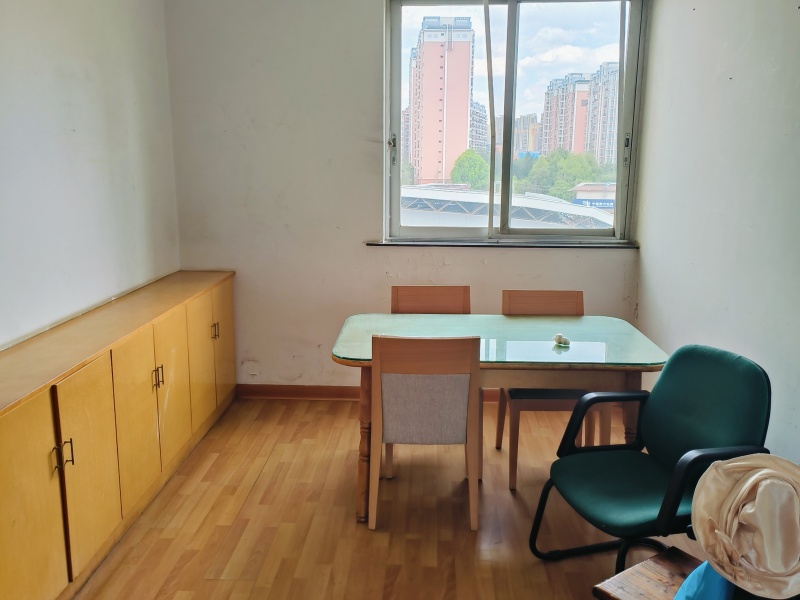 4室2廳1陽臺(tái) 南苑小區(qū)金樂園餐廳