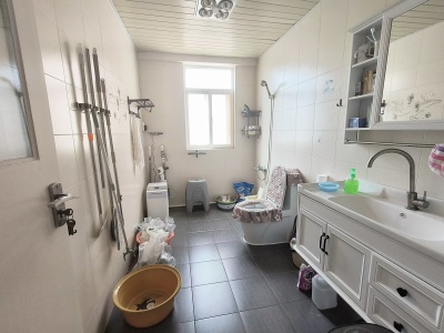 3室2廳1陽(yáng)臺(tái) 銀杏廊亭衛(wèi)生間