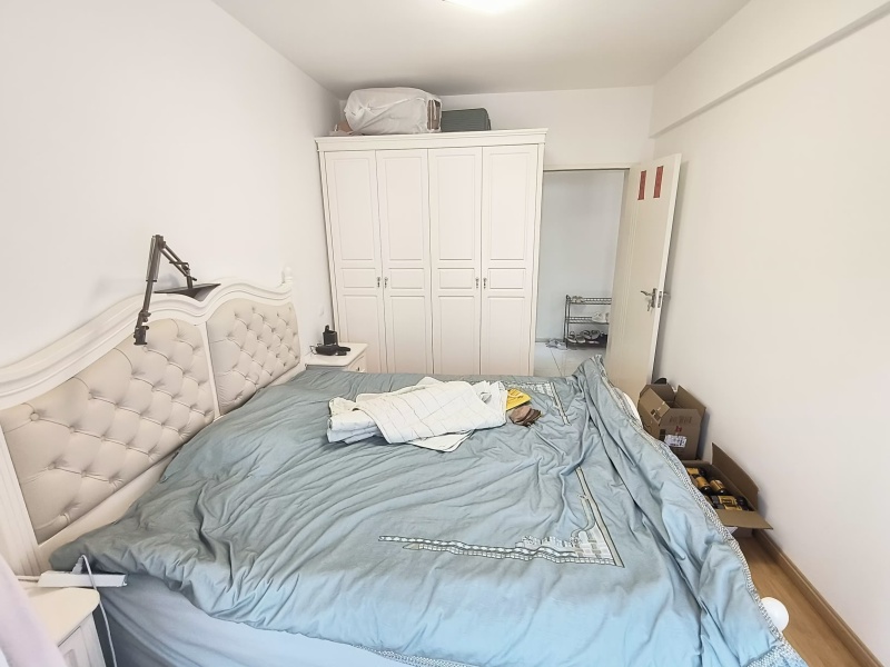 3室2廳1陽(yáng)臺(tái) 銀杏廊亭臥室