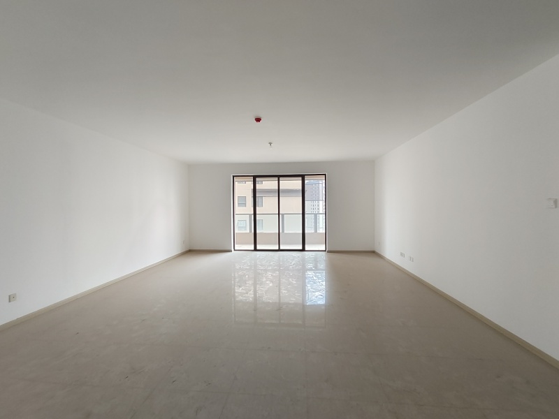 5室2廳2陽(yáng)臺(tái) 俊發(fā)盛唐城星河郡（一期）客廳