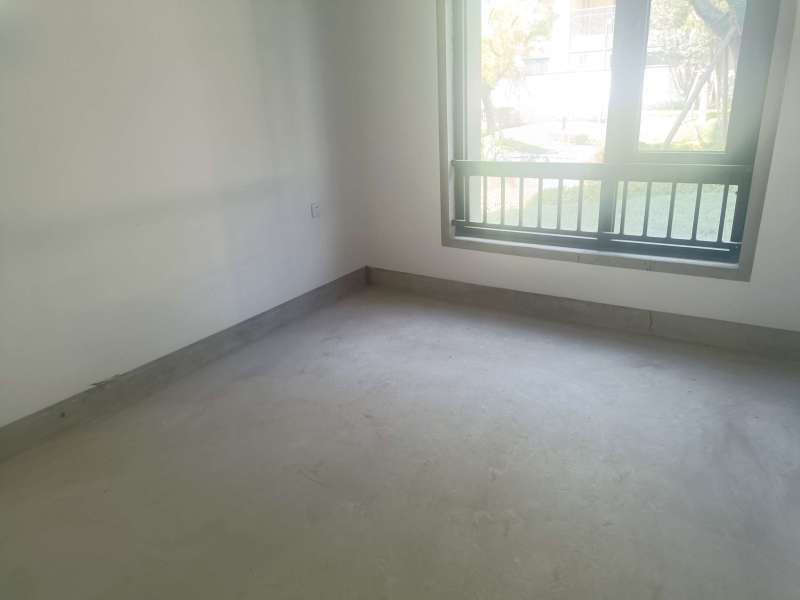 5室2廳2陽臺 華夏四季二期臥室