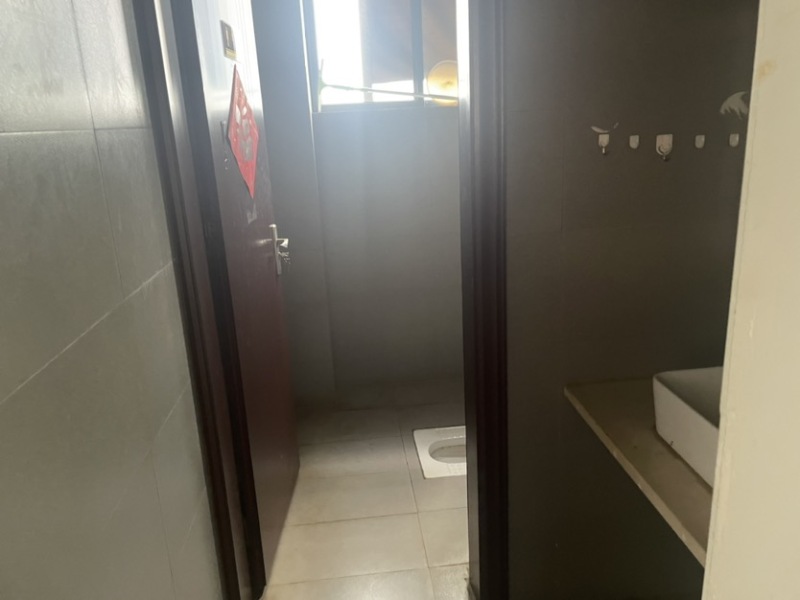 5室2廳3陽臺 金江小區(qū)涵苑別墅衛(wèi)生間