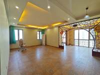 5室2廳3陽(yáng)臺(tái) 盛高大城二期客廳