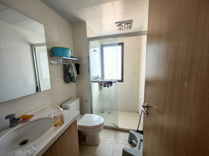 4室2廳2陽(yáng)臺(tái) 俊發(fā)城金盞苑客廳