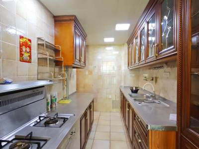 5室2廳3陽(yáng)臺(tái) 盛高大城二期廚房