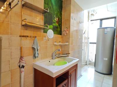 5室2廳3陽(yáng)臺(tái) 盛高大城二期陽(yáng)臺(tái)