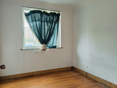 4室2廳1陽臺(tái) 南苑小區(qū)金樂園臥室