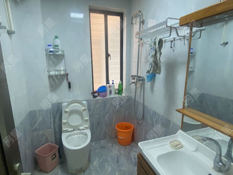 2室2廳1陽(yáng)臺(tái) 實(shí)力壹方城衛(wèi)生間