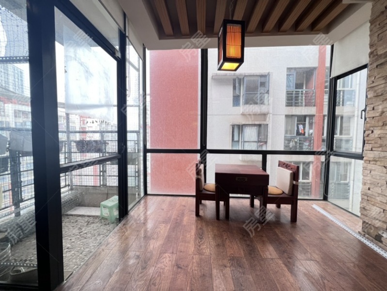 3室2廳2陽(yáng)臺(tái) 實(shí)力北岸客廳