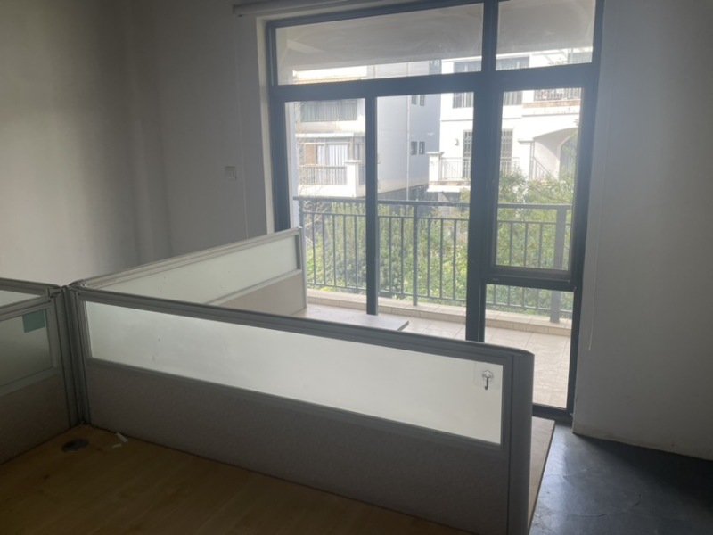 5室2廳3陽臺 金江小區(qū)涵苑別墅臥室