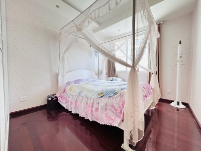 5室2廳3陽臺(tái) 滇池衛(wèi)城藍(lán)溪?jiǎng)e墅臥室