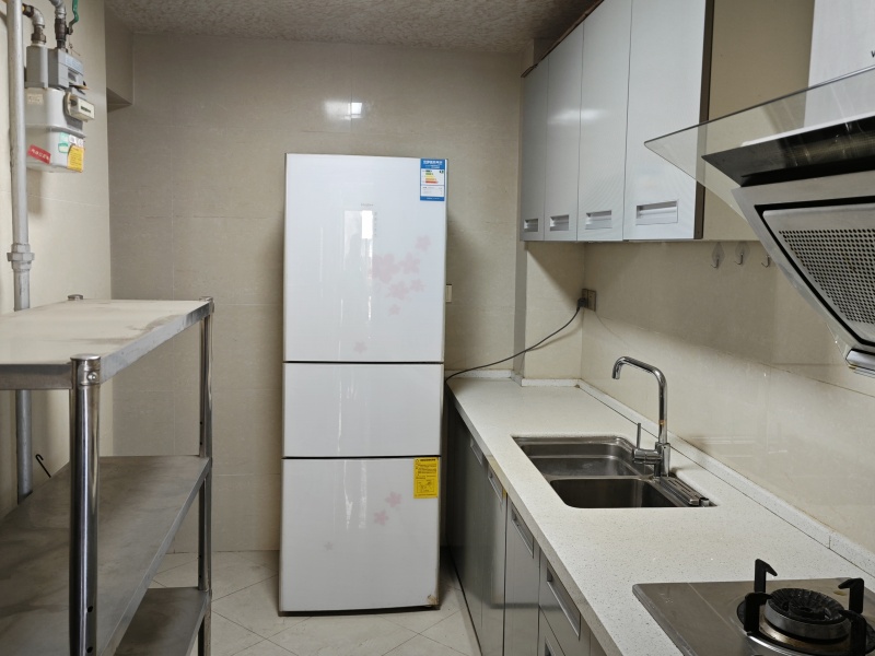 5室2廳2陽臺(tái) 盛高大城二期廚房