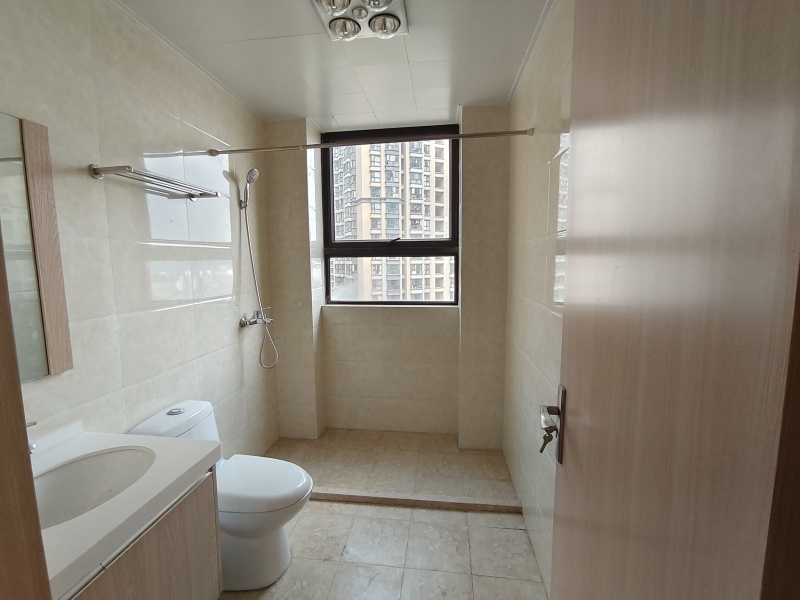 5室2廳2陽(yáng)臺(tái) 俊發(fā)盛唐城星河郡（一期）衛(wèi)生間