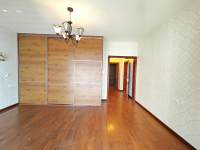 5室2廳3陽(yáng)臺(tái) 盛高大城二期臥室