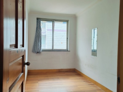 4室2廳1陽臺(tái) 南苑小區(qū)金樂園臥室