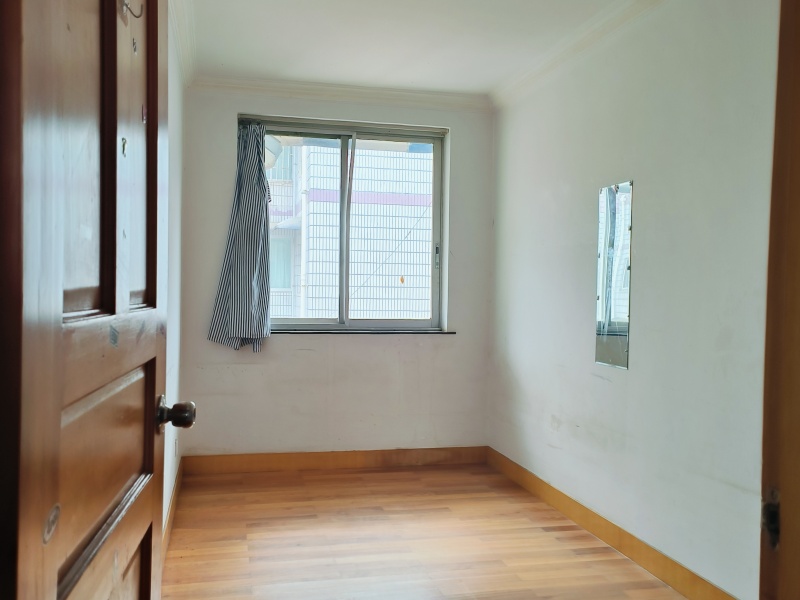 4室2廳1陽臺(tái) 南苑小區(qū)金樂園臥室