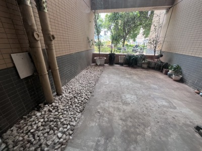 3室2廳2陽臺(tái) 萬象名城自家花園