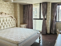 5室2廳2陽臺(tái) 盛高大城二期臥室