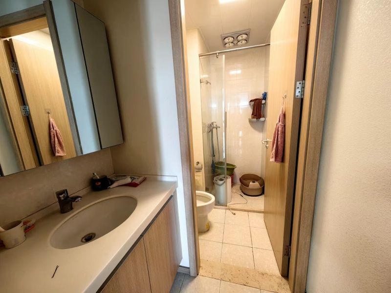 4室2廳2陽(yáng)臺(tái) 俊發(fā)城金盞苑客廳