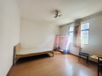 3室2廳1陽臺 金實小區(qū)