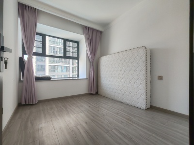 3室2廳1陽臺(tái) 大華公園天下東湖苑