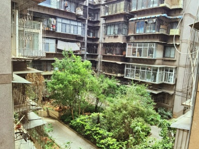 2室2廳1陽臺(tái) 電視機(jī)廠宿舍