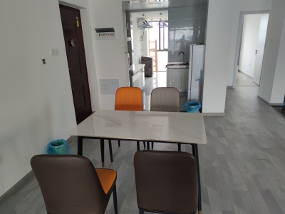 4室2廳1陽(yáng)臺(tái) 中梁首府