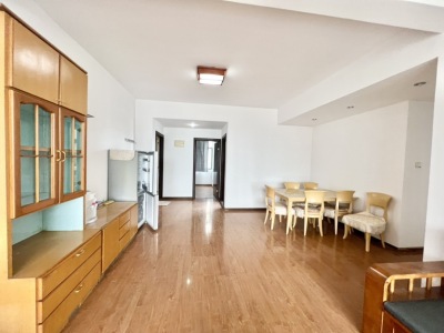 4室2廳1陽臺(tái) 東方麗苑