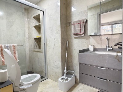 5室3廳2陽(yáng)臺(tái) 綠地海珀瀾庭