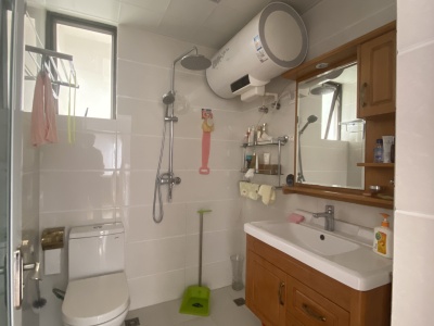 2室2廳1陽(yáng)臺(tái) 時(shí)代鋒尚園