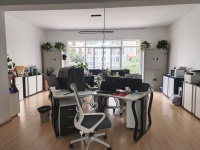 4室2廳2陽臺 鑫逸苑客廳