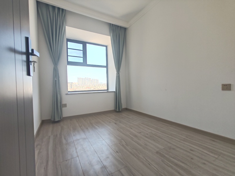 3室2廳1陽(yáng)臺(tái) 大華公園天下東湖苑臥室