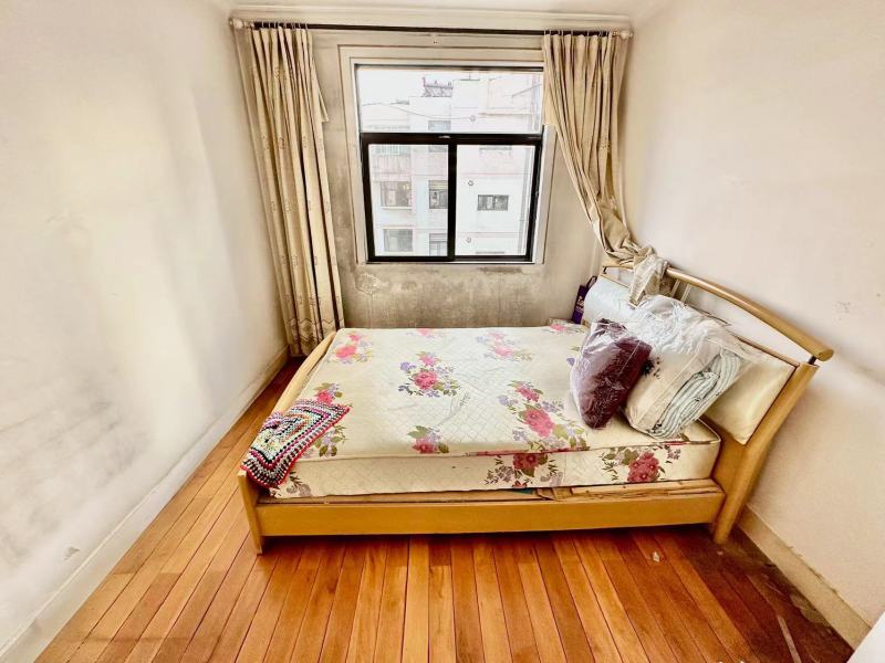 3室2廳1陽臺 金實小區(qū)耀實園臥室