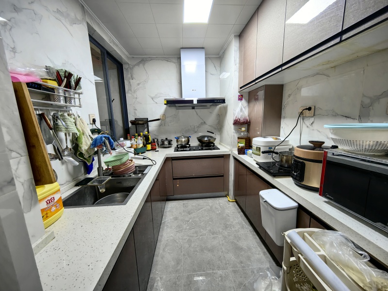 4室2廳2陽臺 東旭駿城廚房