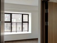 4室2廳2陽臺 新城瑯樾一期客廳