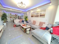 4室2廳2陽臺 東旭駿城客廳