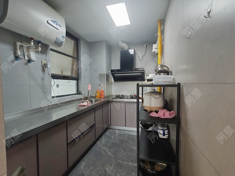 3室2廳1陽(yáng)臺(tái) 大華公園天下東湖苑廚房