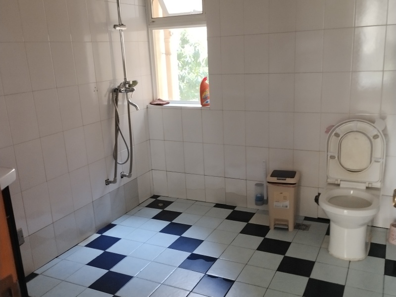 4室2廳2陽臺 鑫逸苑衛(wèi)生間