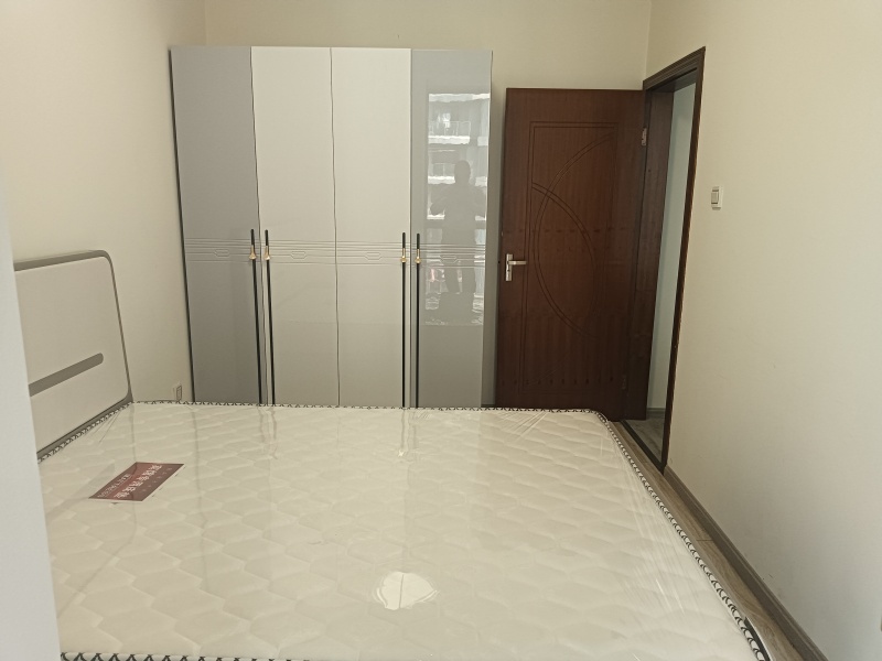 1室1廳1陽臺(tái) 世紀(jì)俊園臥室