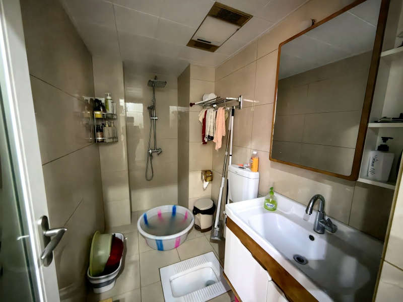 4室2廳2陽臺 東旭駿城衛(wèi)生間