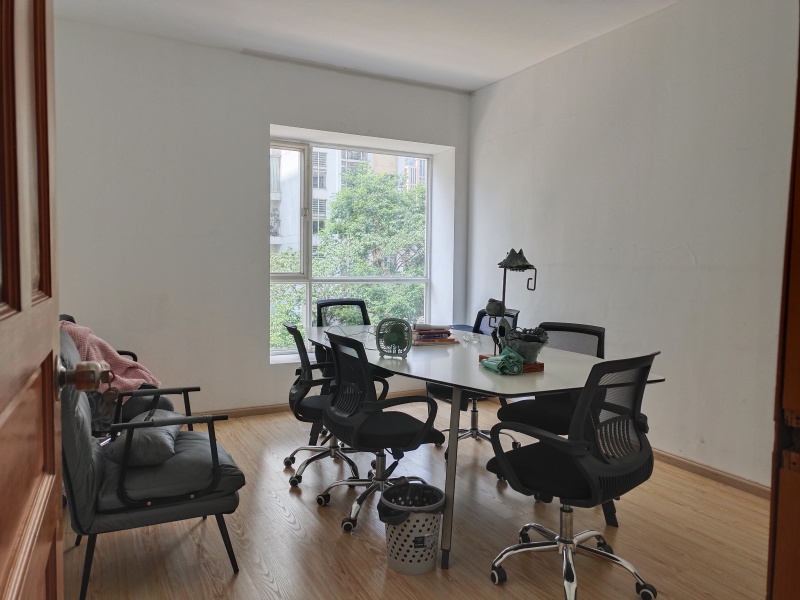 4室2廳2陽臺 鑫逸苑臥室