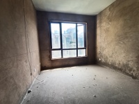 4室2廳3陽臺 平和花園臥室