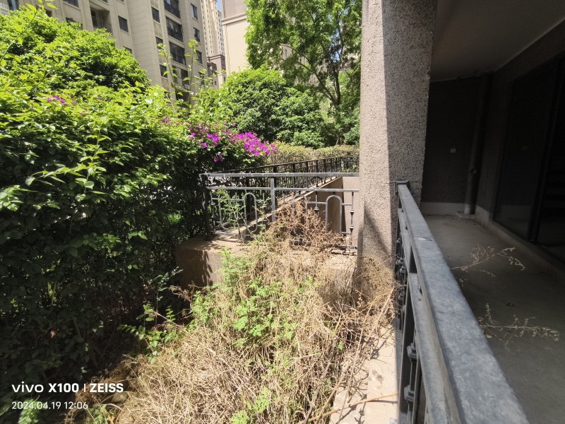 4室2廳2陽臺 融創(chuàng)春風(fēng)十里A8&amp;A13地塊自家花園