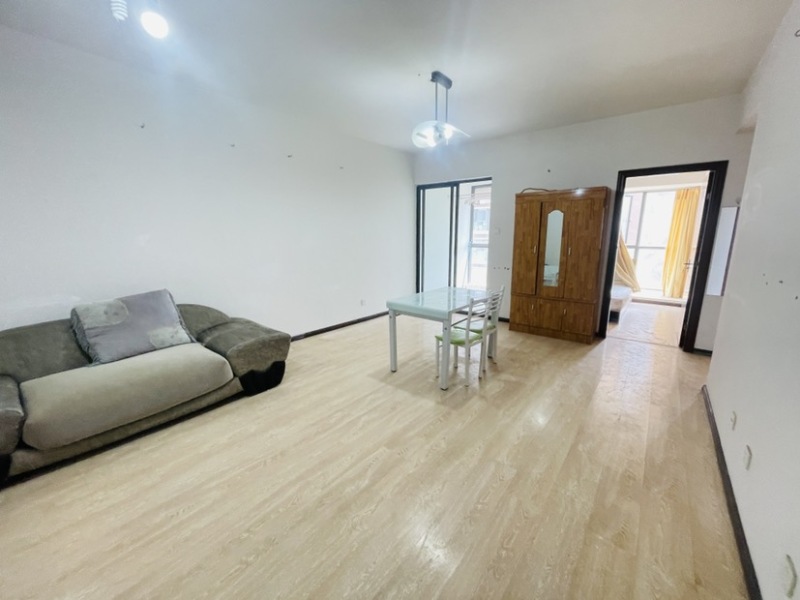 3室2廳1陽臺 金曇花園客廳