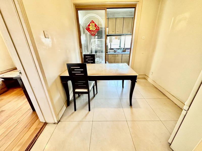 3室2廳1陽臺 金實小區(qū)耀實園餐廳