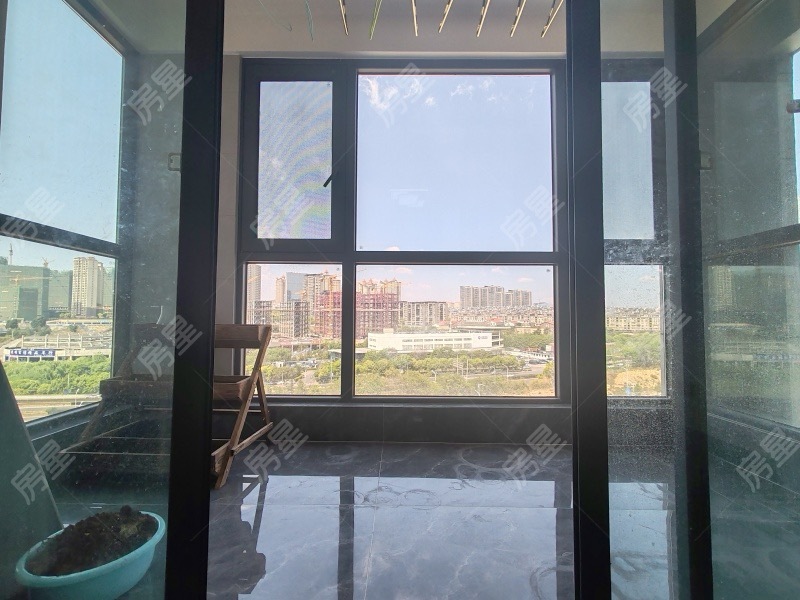 3室2廳1陽(yáng)臺(tái) 大華公園天下東湖苑陽(yáng)臺(tái)